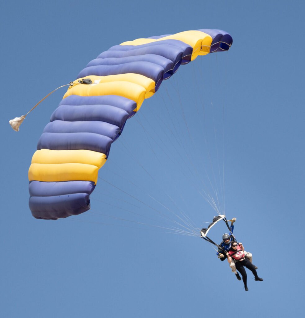 Come Tandem Skydiving in Colorado